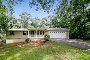 5906 S Quail Dr Douglasville, GA 30135